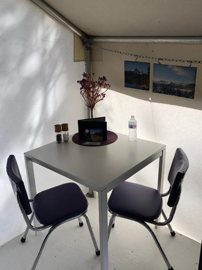 Hotel Vines And Puppies Glamping Hideaway Jade City Esterno foto