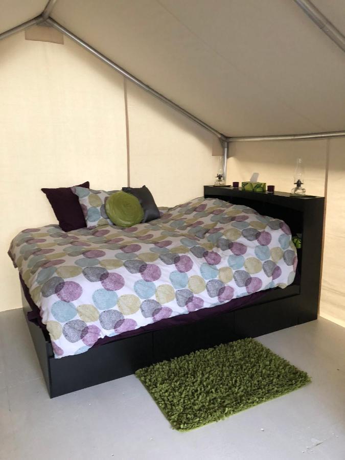 Hotel Vines And Puppies Glamping Hideaway Jade City Esterno foto